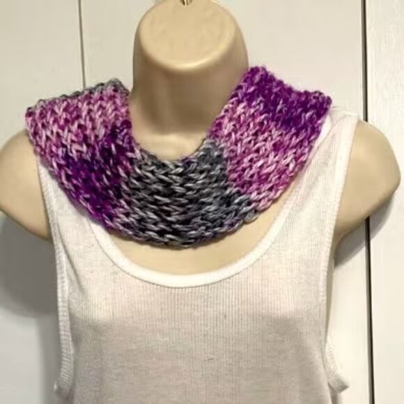 Infinity Scarf Gray Purple Lilac White Accents Handmade Knitted Ombré 26 x 4 in - Picture 2 of 7
